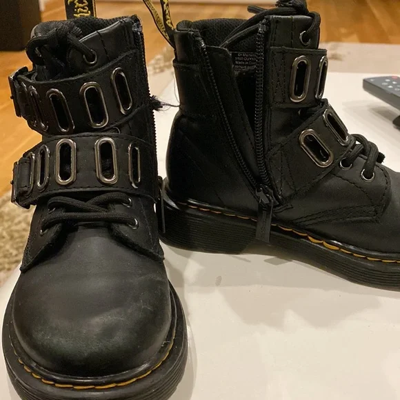 Dr Martens boots. Great condition - Picture 2 of 5
